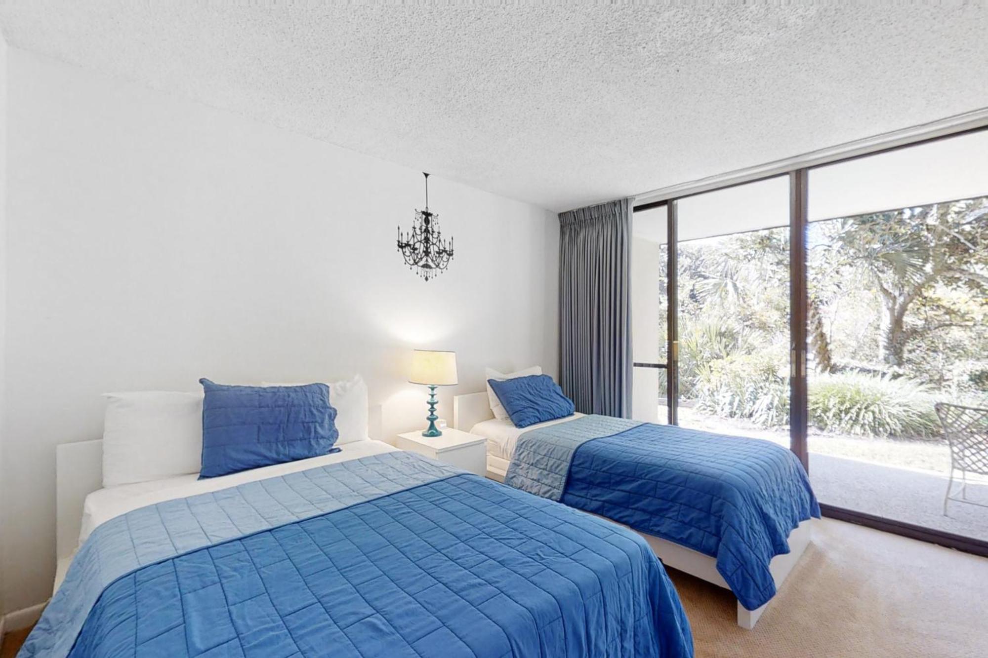 Captains Court 1004 Fernandina Beach Room photo