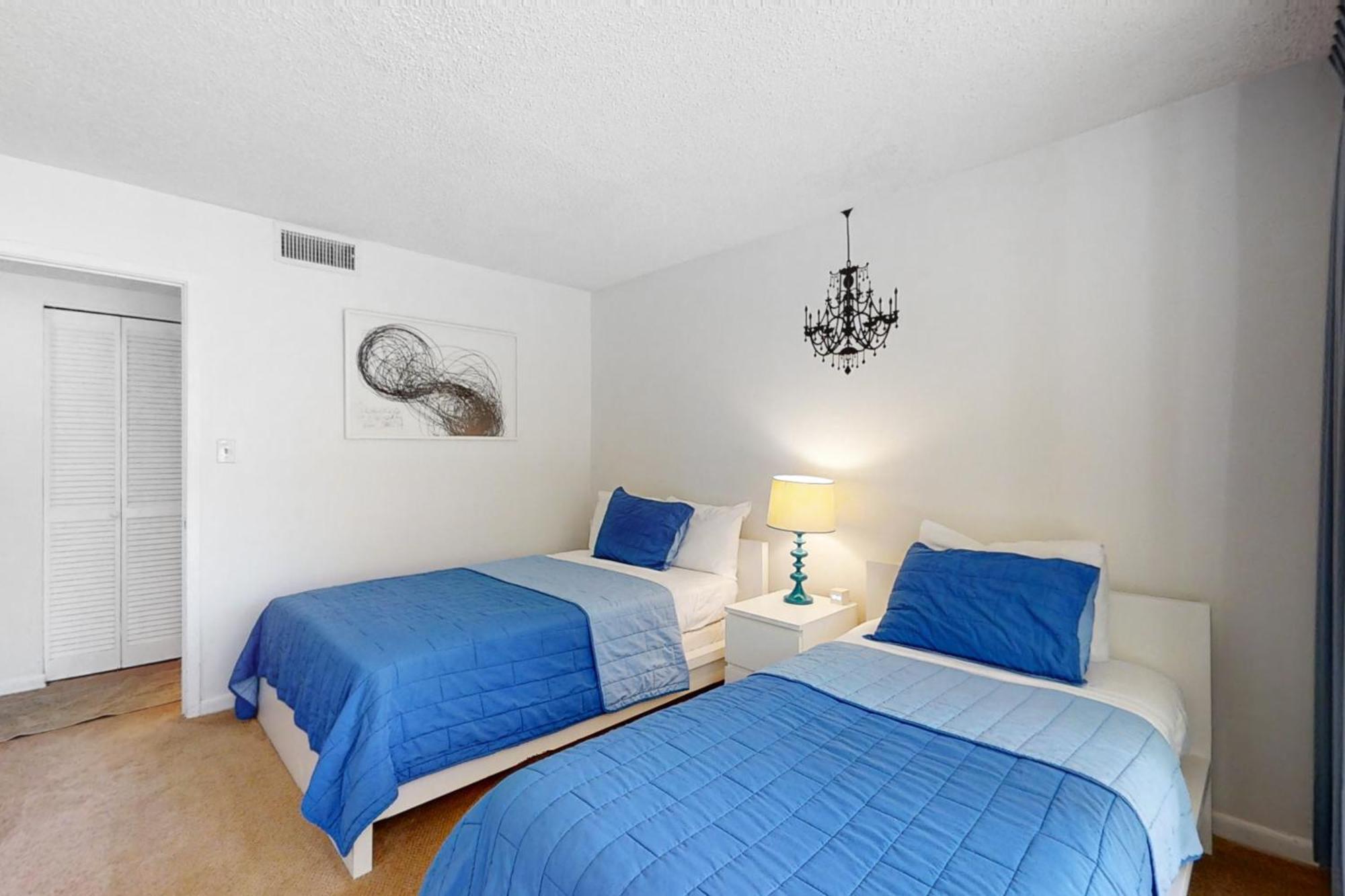 Captains Court 1004 Fernandina Beach Room photo