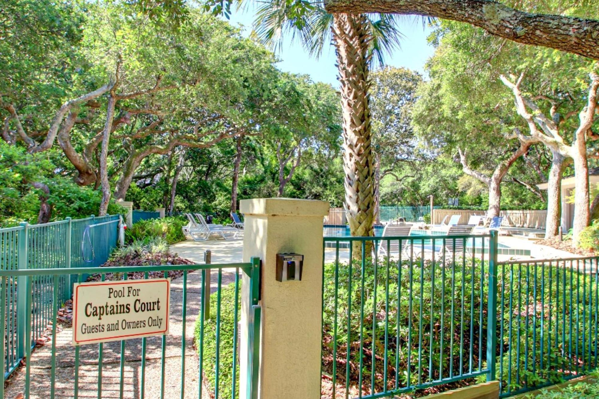 Captains Court 1004 Fernandina Beach Room photo