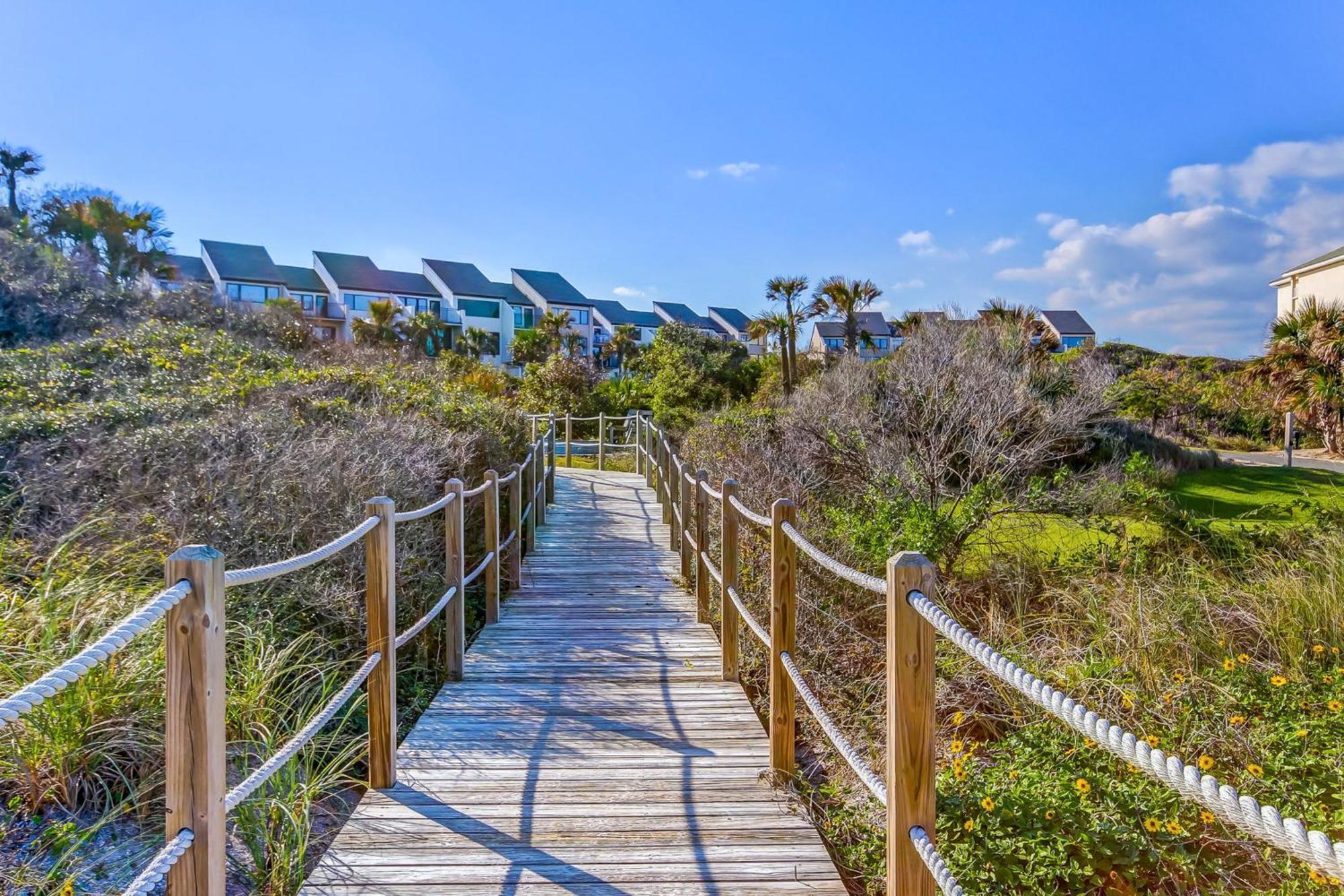Captains Court 1004 Fernandina Beach Room photo